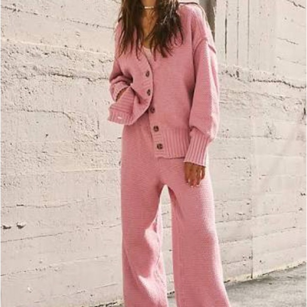 Free people matching set in Blush!